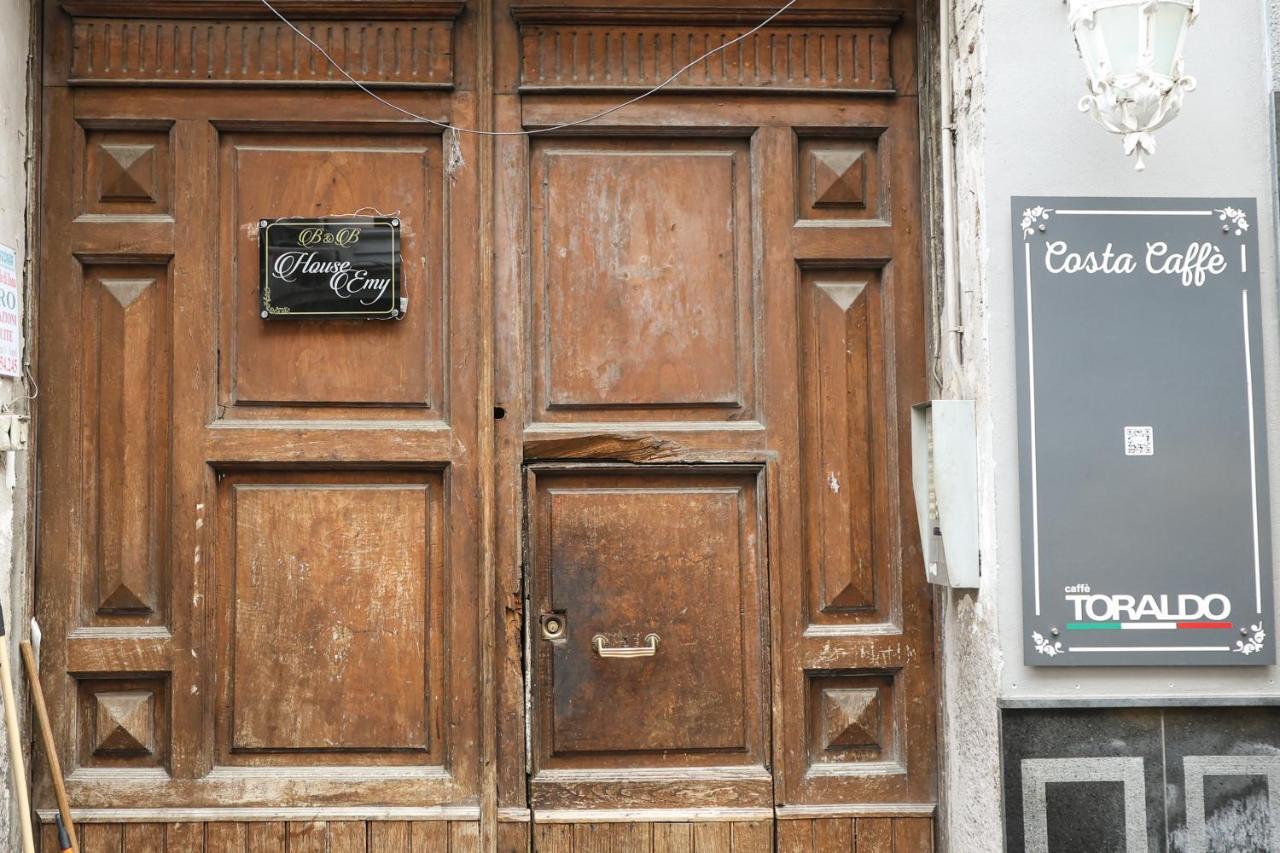 House Emy In Central نابولي المظهر الخارجي الصورة